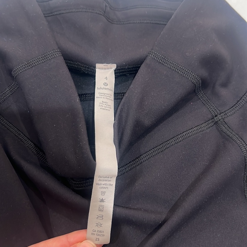 Lululemon - Picture 3 of 3